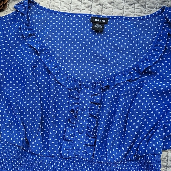 Torrid Polkadot Pinup Top - Picture 3 of 8